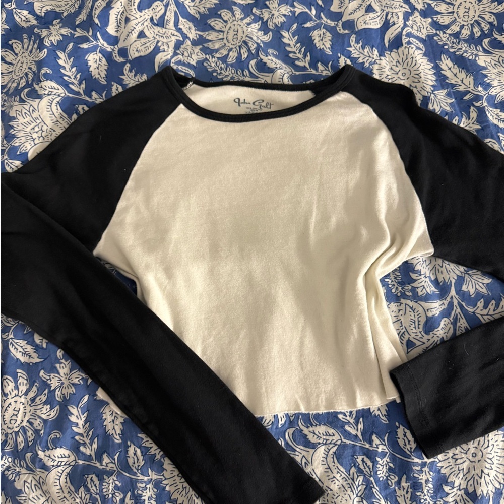 john gult (brandy melville) white and black long sleeve cropped!